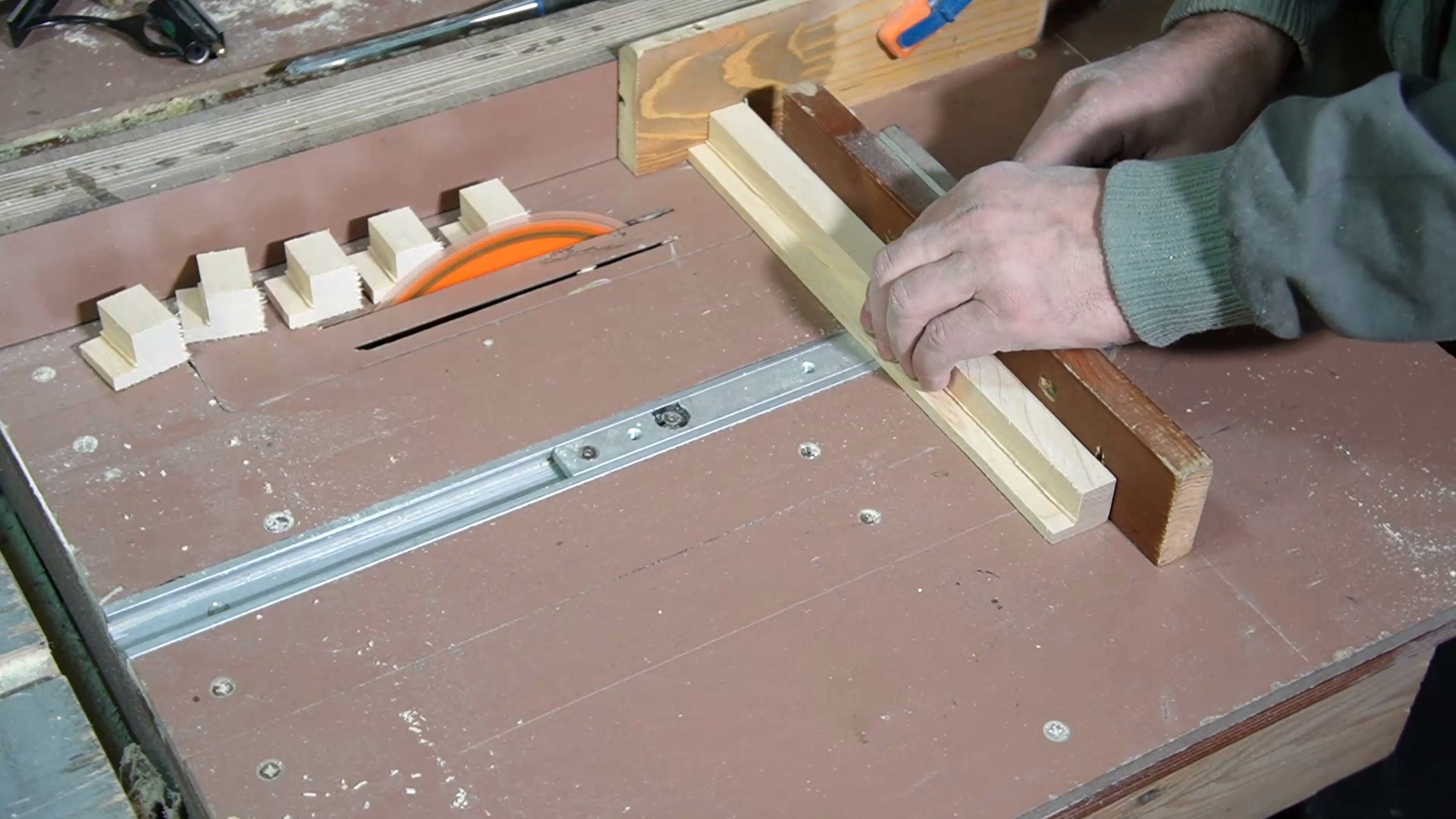 изготовление крепежа