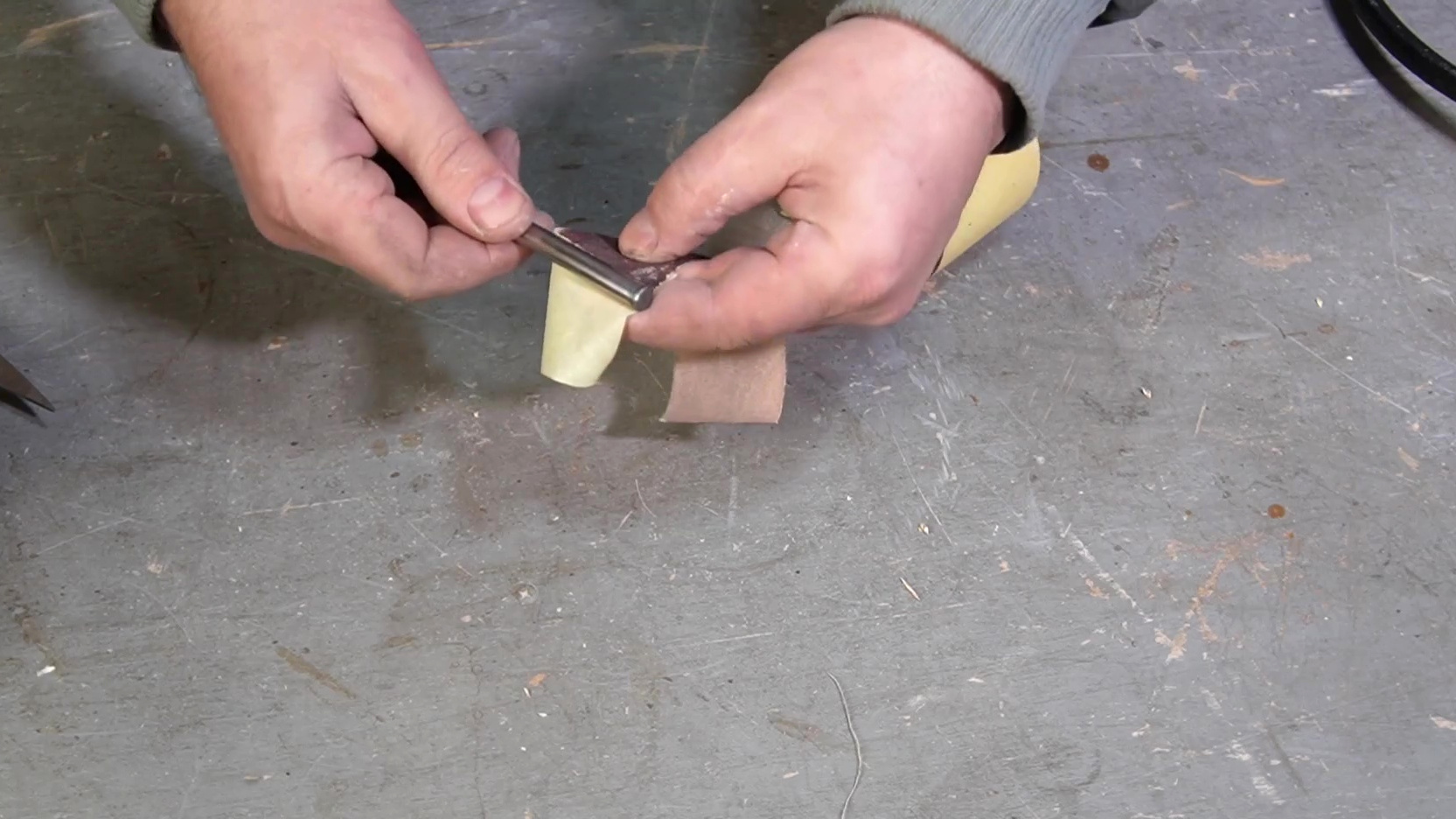 закрепление наждачки к прутку