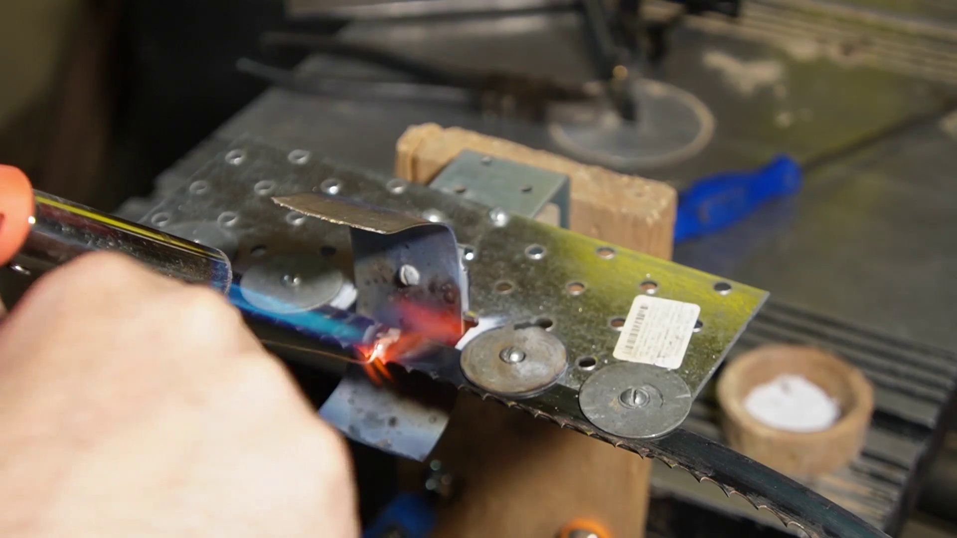 плавится припой