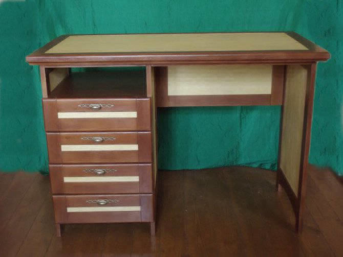 письменный стол